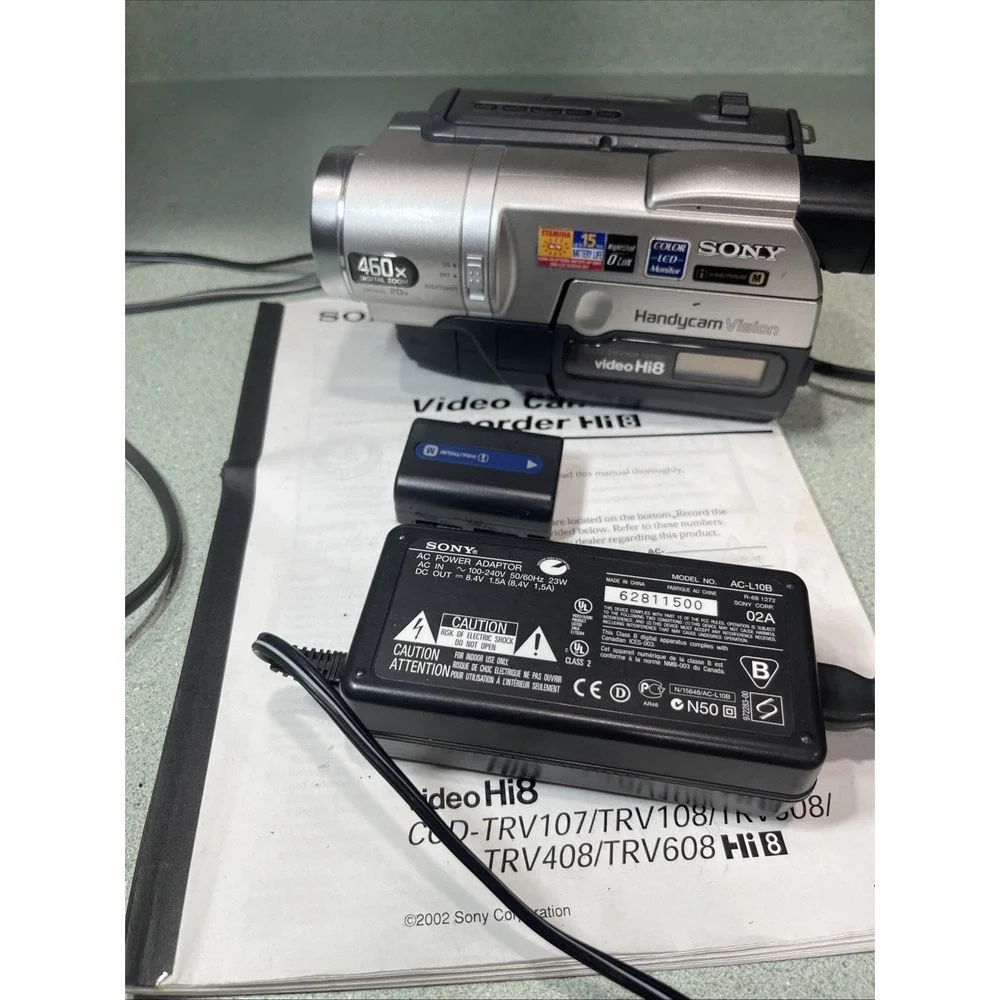 Sony Handycam Vision CCD-TRV108 Video Hi8 Camcorder 460x Digital Zoom 2002 Works